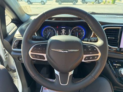 Used 2022 Chrysler Pacifica Pinnacle FWD image 22