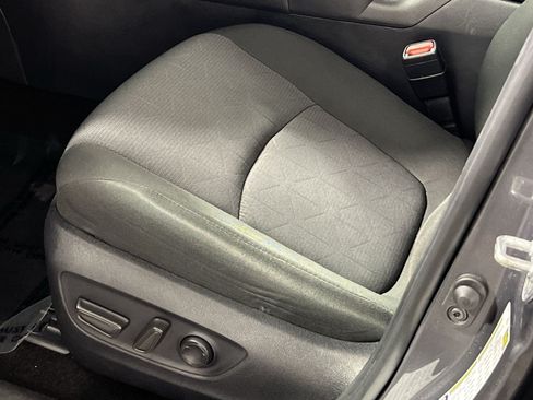 Used 2025 Toyota RAV4 XLE AWD/4WD image 14