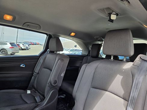 Used 2018 Honda Odyssey EX image 17