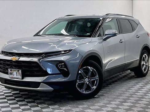 Used 2024 Chevrolet Blazer LT FWD image 1