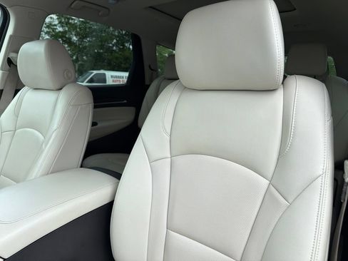 Used 2023 Buick Enclave Essence w/ Experience Buick Package AWD/4WD image 11