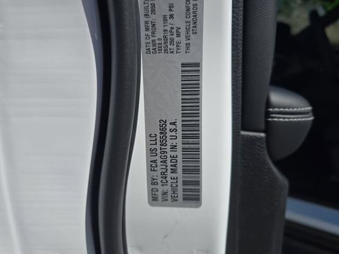 New 2026 Jeep Grand Cherokee L 2WD image 30