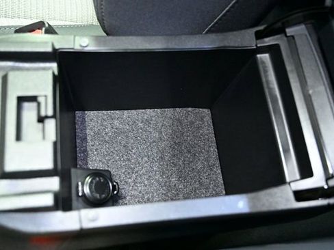 Used 2025 Subaru Outback Premium image 27