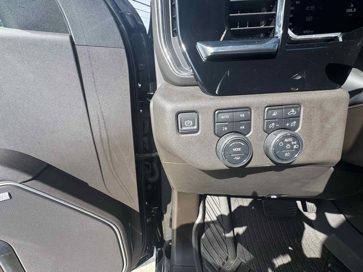Used 2026 Chevrolet Silverado 1500 LTZ AWD/4WD image 12