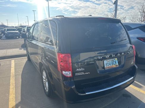 Used 2018 Dodge Grand Caravan SXT image 8