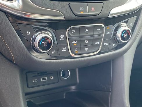 Certified 2024 Chevrolet Equinox Premier FWD image 12