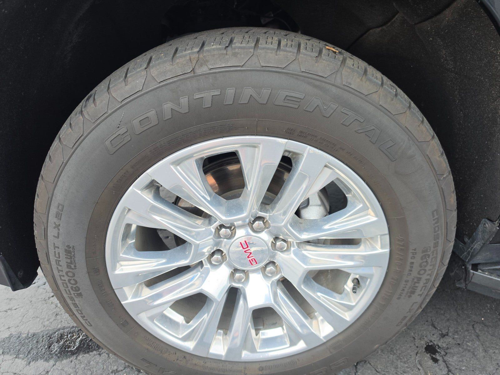 Used 2025 GMC Yukon Denali AWD/4WD image 11