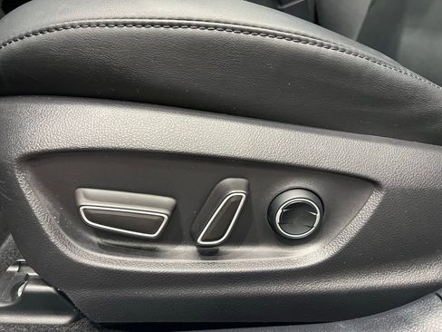 Used 2017 Toyota Prius Four w/ Advanced Technology Package image 23