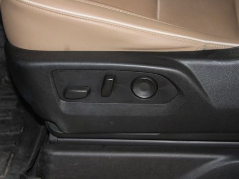 Used 2021 Chevrolet Tahoe Premier w/ Premium Package AWD/4WD image 16