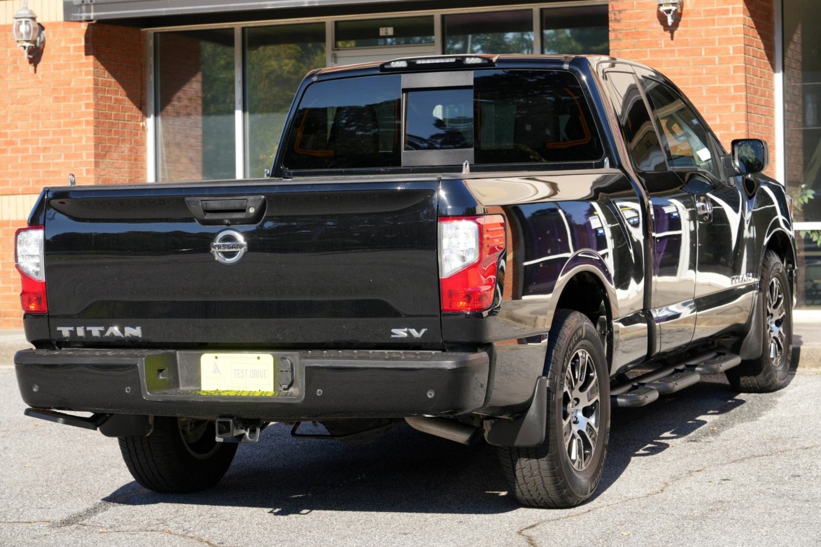Used 2021 Nissan Titan SV w/ SV Convenience Package RWD image 38