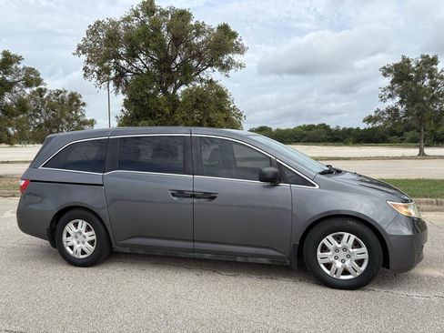 Used 2011 Honda Odyssey LX image 48
