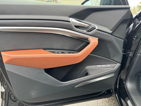 Used 2022 Audi e-tron Chronos w/ Chronos Package image 44