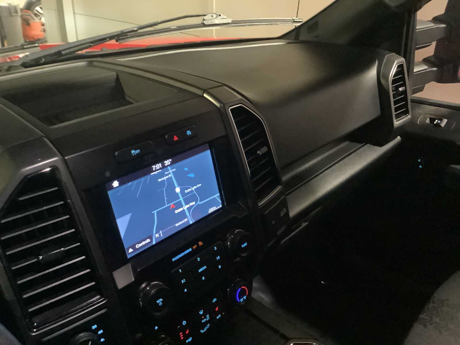Used 2018 Ford F150 XLT w/ Equipment Group 302A Luxury AWD/4WD image 17