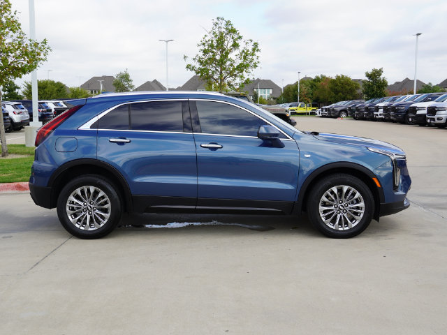 Used 2025 Cadillac XT4 Premium Luxury w/ Cold Weather Package FWD image 18