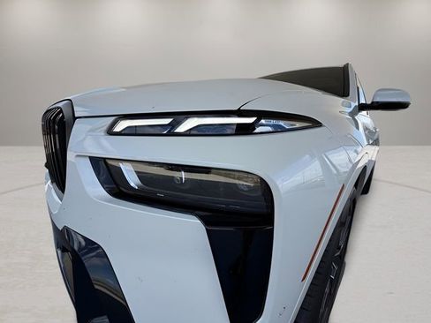 Certified 2025 BMW X7 xDrive40i w/ M Sport Package AWD/4WD image 15