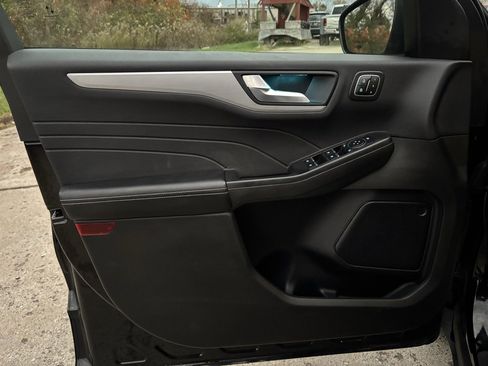 Used 2024 Ford Escape Platinum image 19