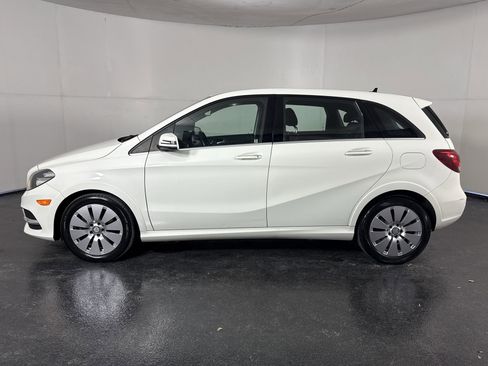 Used 2017 Mercedes-Benz B 250e image 7