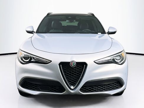 Used 2022 Alfa Romeo Stelvio Ti w/ Active Assist Plus Package image 2
