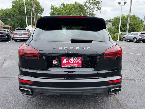 Used 2016 Porsche Cayenne w/ Premium Package AWD/4WD image 7