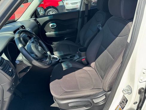Used 2016 Kia Soul image 12