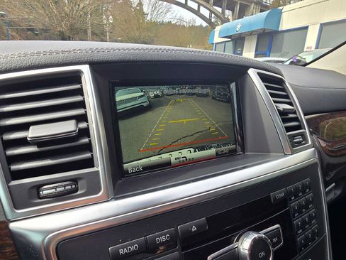 Used 2015 Mercedes-Benz GL 450 4MATIC image 33