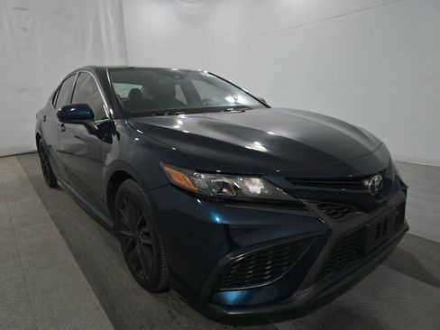 Used 2021 Toyota Camry SE FWD image 4