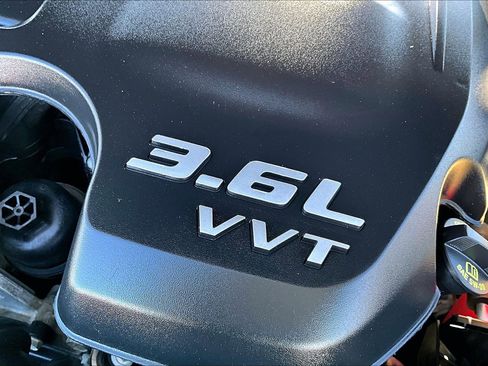 Used 2022 Dodge Challenger SXT image 31