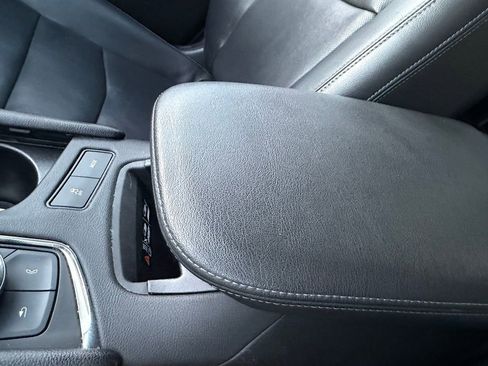 Used 2023 Cadillac XT6 Premium Luxury image 18