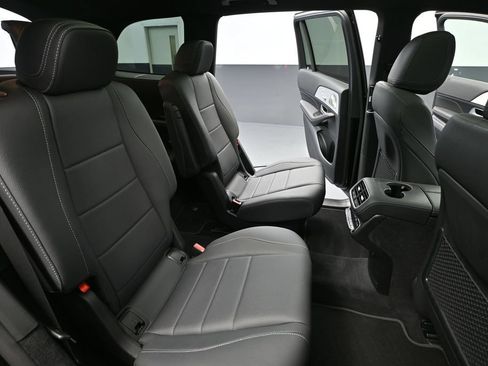 Used 2026 Mercedes-Benz GLS 450 4MATIC image 43