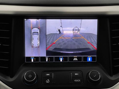 Used 2023 GMC Acadia SLT w/ Elevation Edition FWD image 4