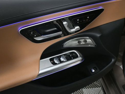 Used 2024 Mercedes-Benz E 450 4MATIC Sedan image 8