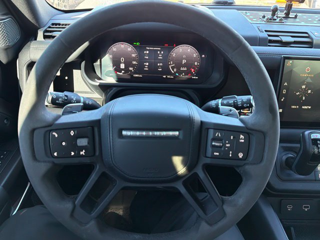 Used 2023 Land Rover Defender 90 V8 AWD/4WD image 18