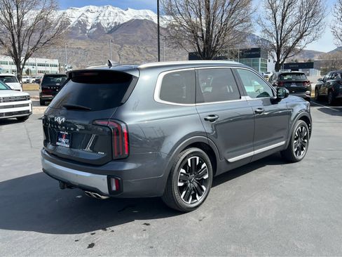 Used 2024 Kia Telluride SX Prestige w/ Towing Package image 7