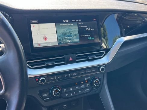 Used 2020 Kia Niro EX Premium FWD image 21