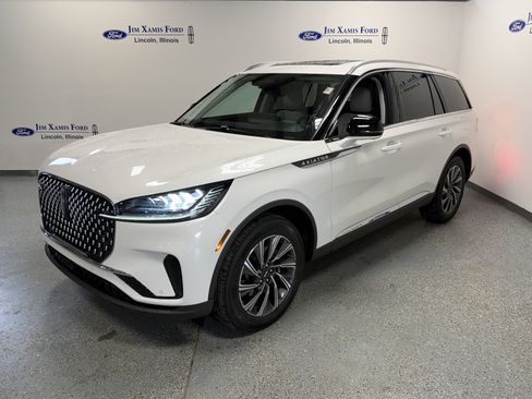New 2026 Lincoln Aviator AWD image 3