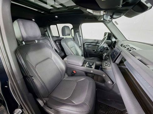 Used 2023 Land Rover Defender 130 X-Dynamic SE image 29