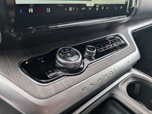 New 2025 Ford Expedition Platinum w/ Platinum Ultimate Package image 21