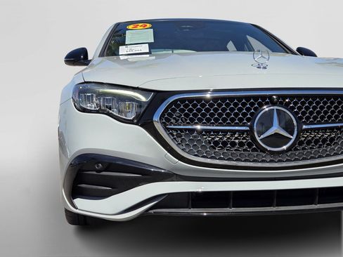 Certified 2024 Mercedes-Benz E 350 4MATIC Sedan w/ MBUS Superscreen Package image 9