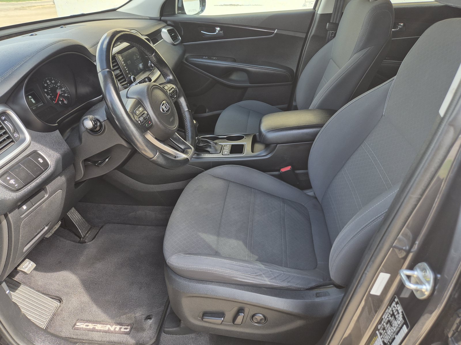 Used 2017 Kia Sorento AWD w/ LX Convenience Package image 12