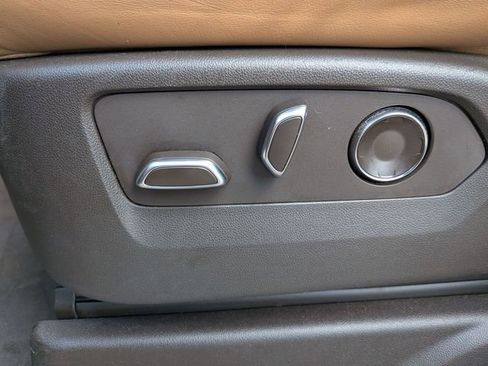 Used 2021 Cadillac Escalade Premium Luxury image 13