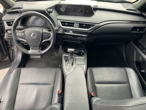 Used 2019 Lexus UX 200 w/ Premium Package FWD image 17