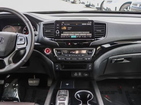 Used 2025 Honda Ridgeline Black Edition image 15