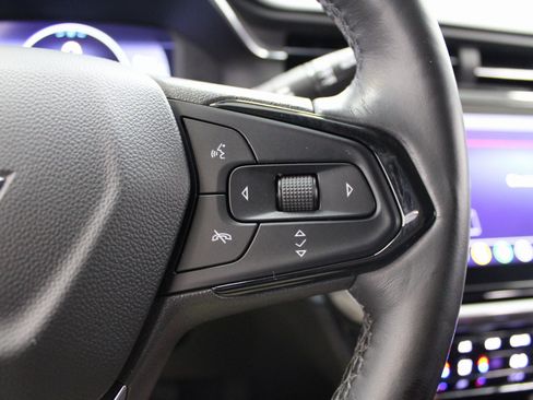 Used 2022 Chevrolet Bolt EUV Premier image 35