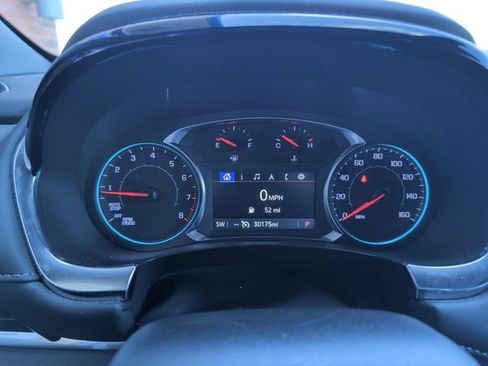 Used 2023 Chevrolet Traverse LT FWD image 23