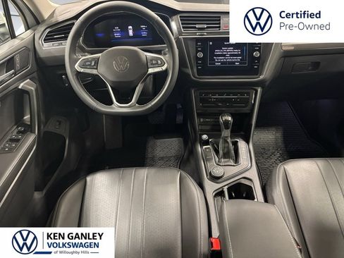 Certified 2024 Volkswagen Tiguan SE w/ Panoramic Sunroof Package AWD/4WD image 14
