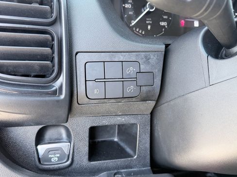 Used 2025 RAM ProMaster 2500 w/ Convenience Group image 14