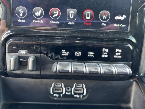 Used 2021 RAM 3500 Laramie w/ Night Edition AWD/4WD image 15