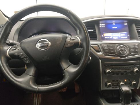 Used 2020 Nissan Pathfinder SL image 22