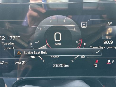 Certified 2025 GMC Yukon Denali AWD/4WD image 12