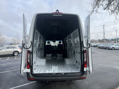 Used 2024 Mercedes-Benz Sprinter 3500 image 14